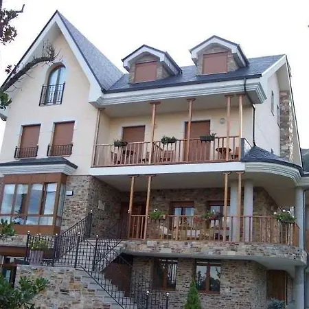 Mencia Hotel