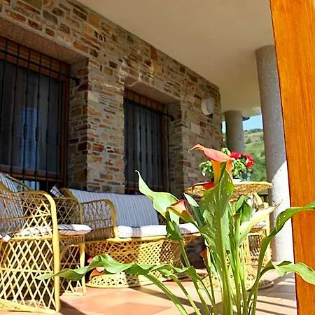 Mencia Hotel 3*